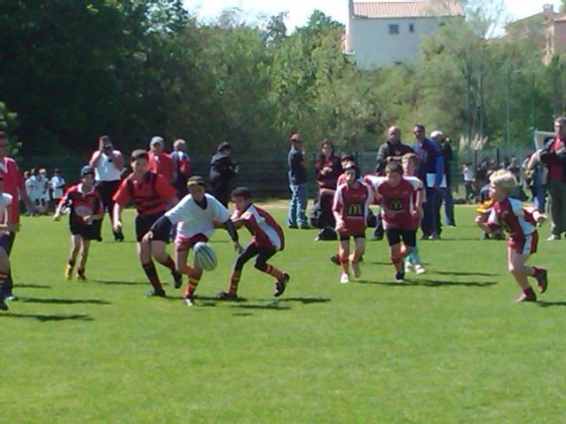 les écoles de rugby UFOLEP se rassemblent à Canet Village